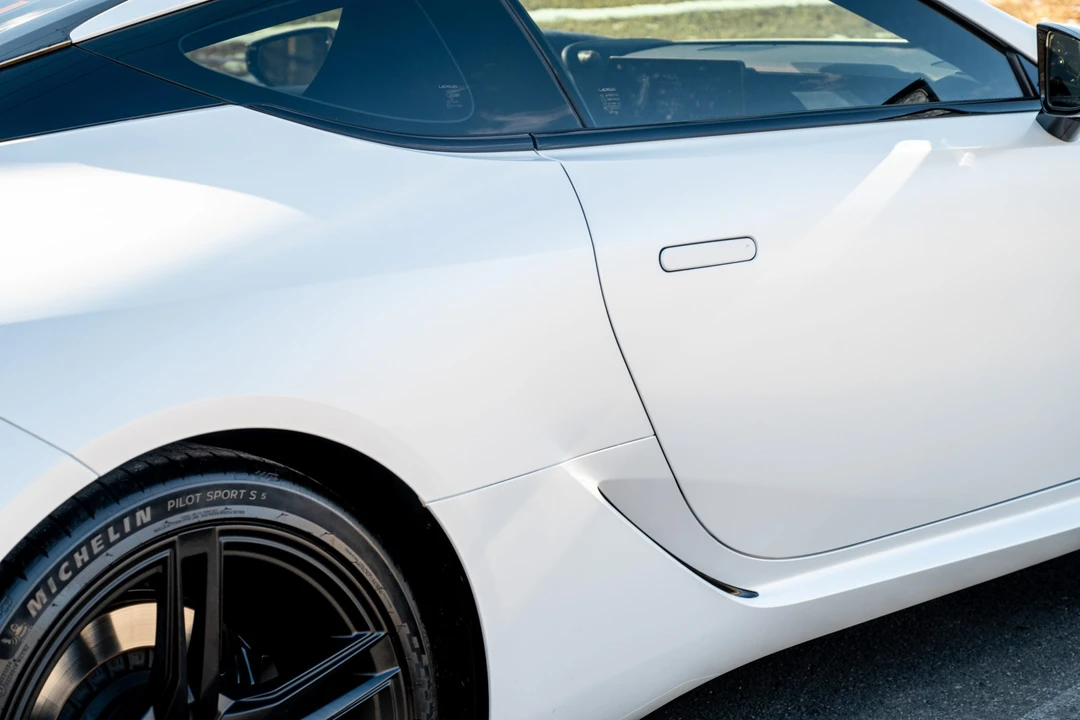 2024 Lexus LC - Image 19 of 31
