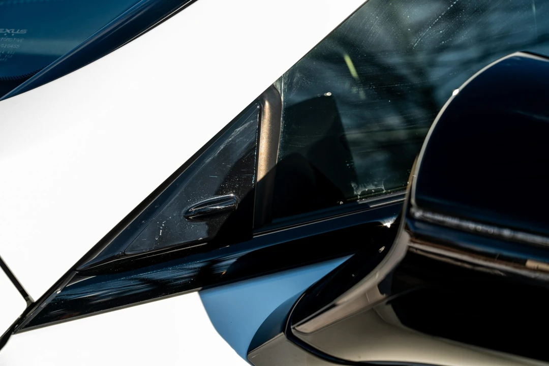 2024 Lexus LC - Image 12 of 31