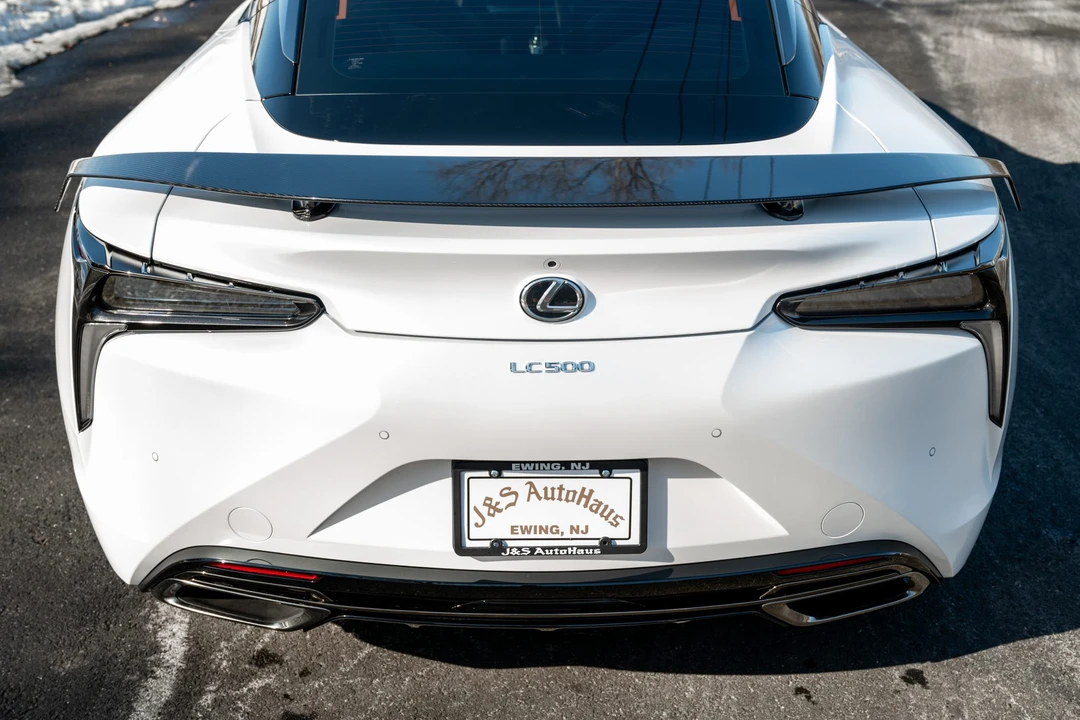 2024 Lexus LC - Image 16 of 31
