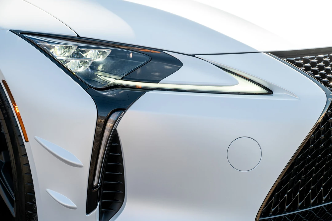 2024 Lexus LC - Image 25 of 31
