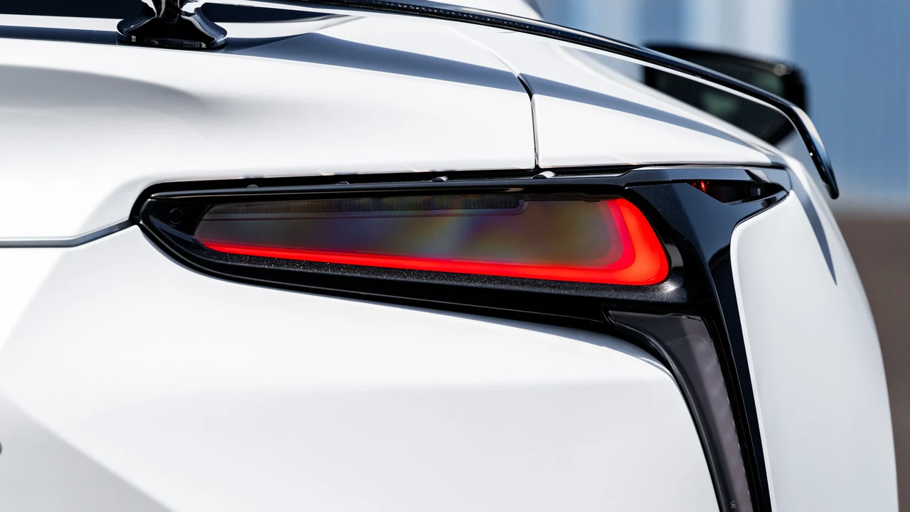 2024 Lexus LC - Image 17 of 31
