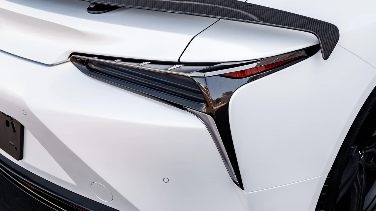 2024 Lexus LC - Image 15 of 31