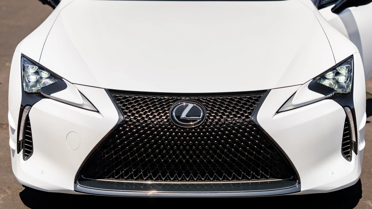 2024 Lexus LC - Image 20 of 31