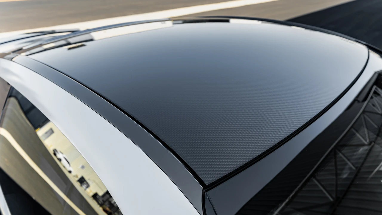 2024 Lexus LC - Image 25 of 31