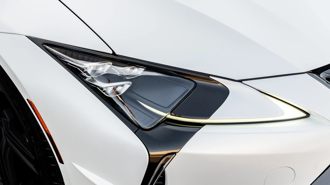2024 Lexus LC - Image 12 of 31