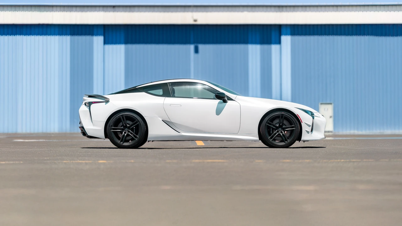 2024 Lexus LC - Image 4 of 31