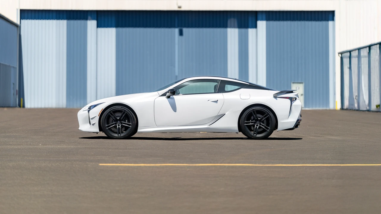 2024 Lexus LC - Image 8 of 31