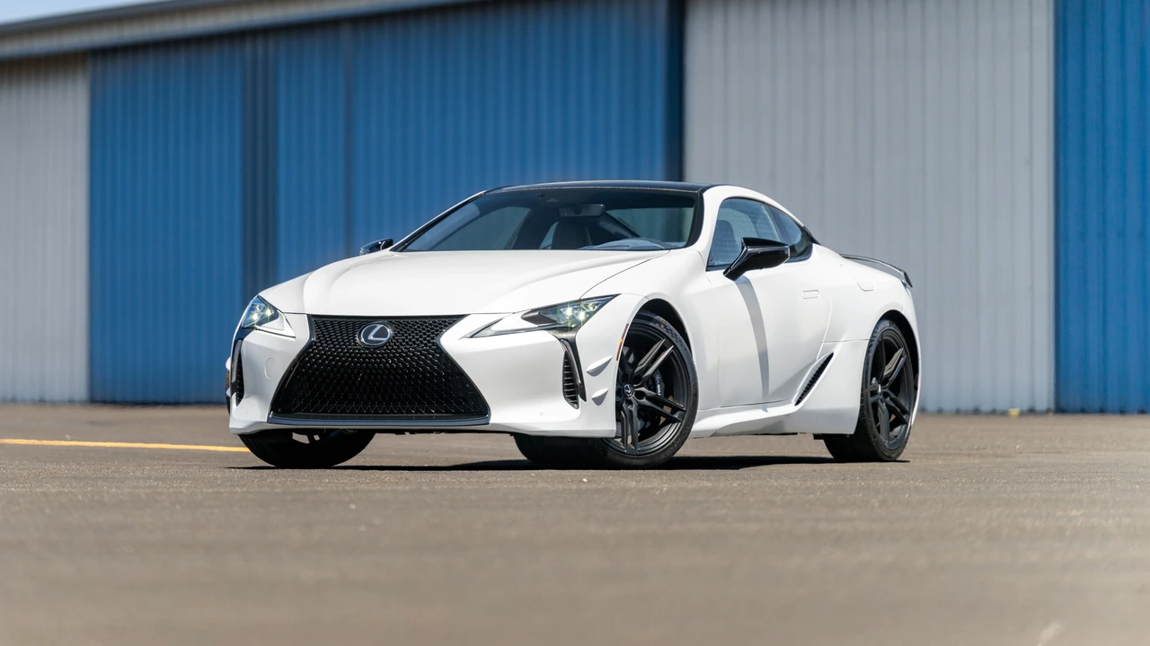 2024 Lexus LC - Image 9 of 31