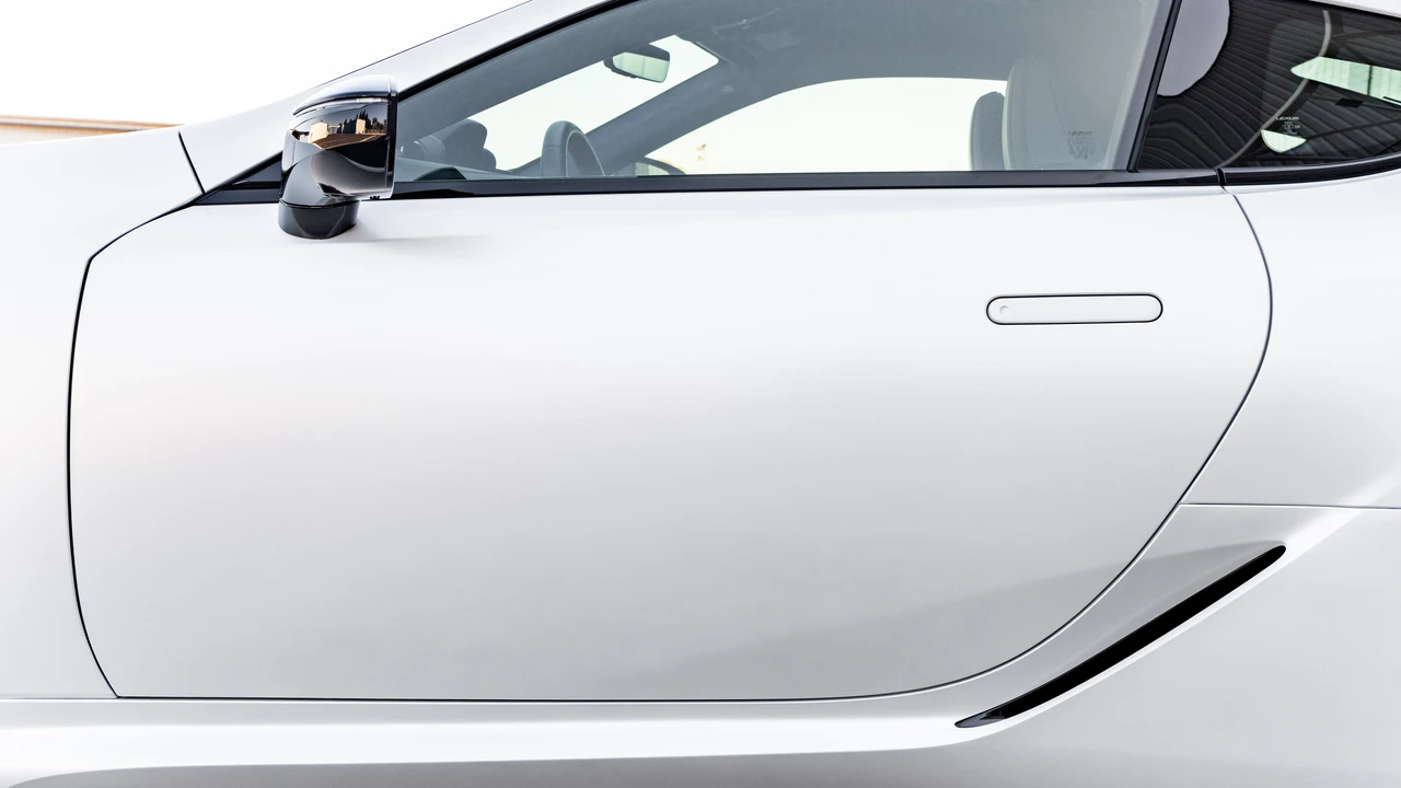 2024 Lexus LC - Image 29 of 31