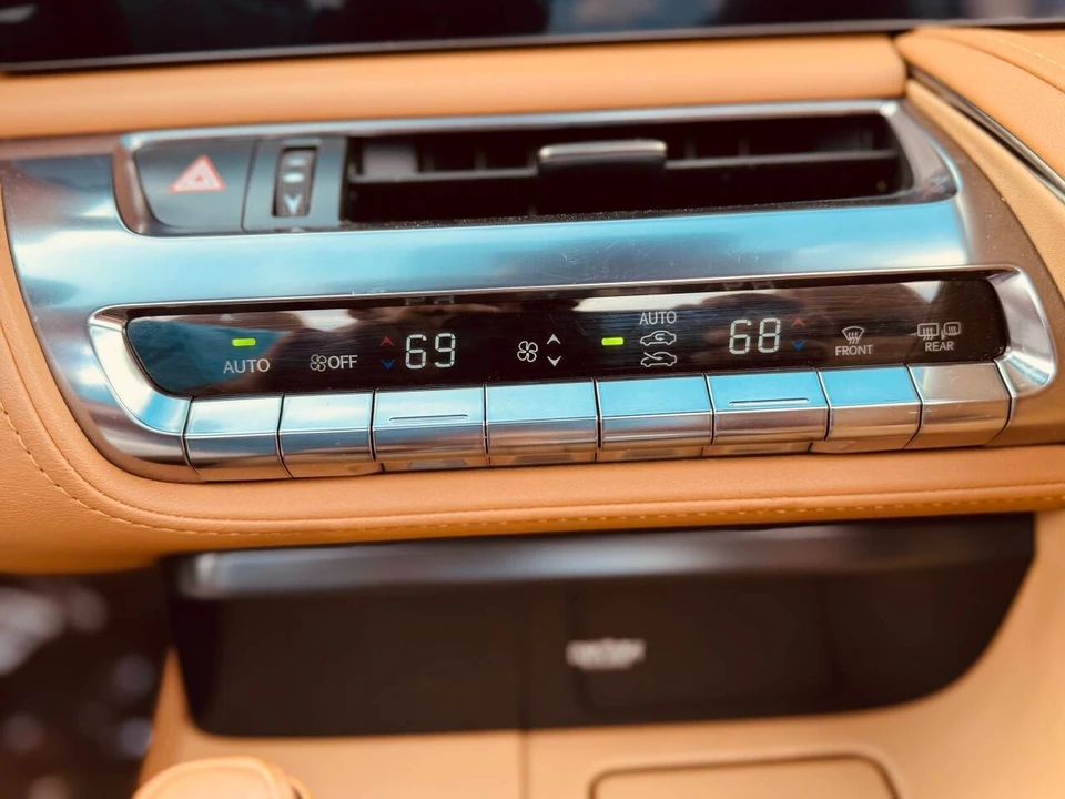 2024 Lexus LC - Image 20 of 21