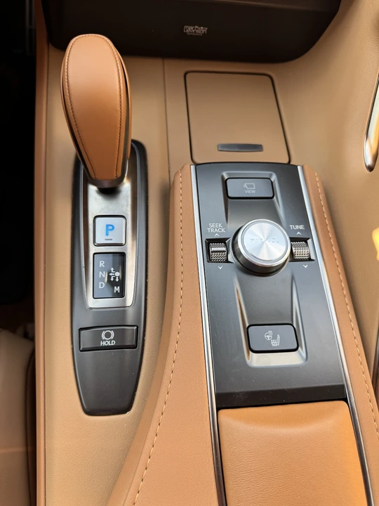 2024 Lexus LC - Image 23 of 26