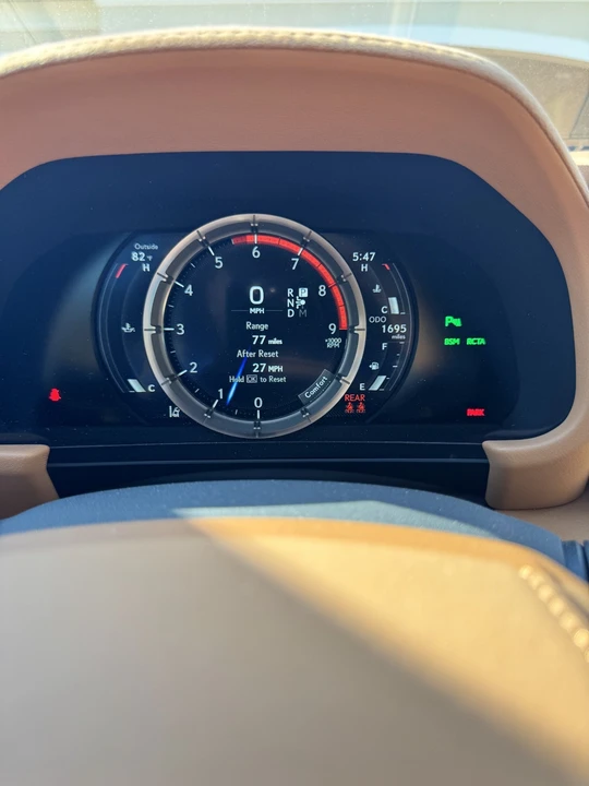 2024 Lexus LC - Image 14 of 26
