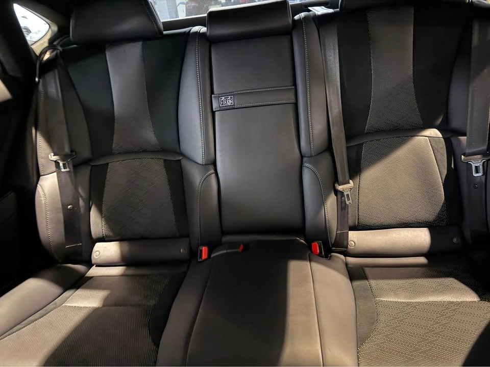2024 Lexus LS 5th Gen - Image 8 of 10