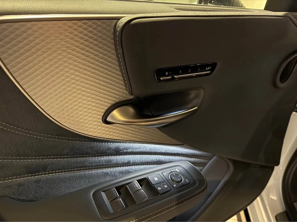 2024 Lexus LS 5th Gen - Image 10 of 10