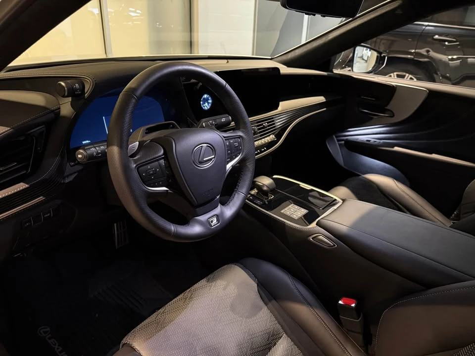 2024 Lexus LS 5th Gen - Image 5 of 10