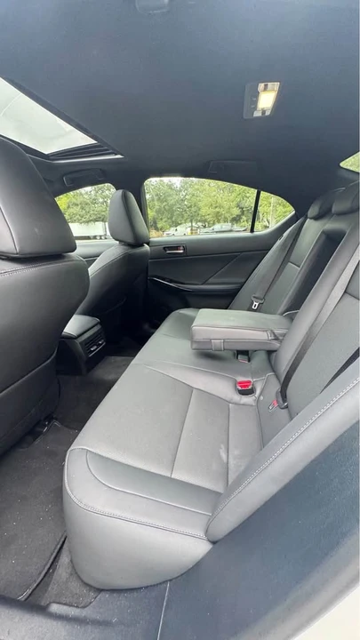 2024 Lexus LS 5th Gen - Image 14 of 18