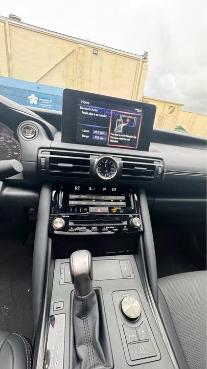 2024 Lexus LS 5th Gen - Image 13 of 18