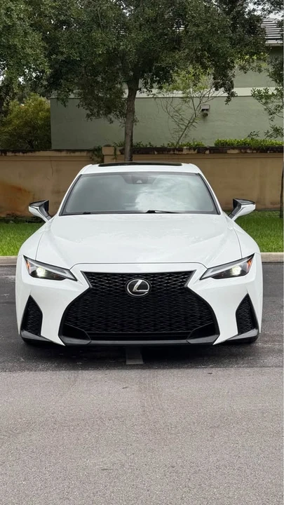 2024 Lexus LS 5th Gen - Image 8 of 18