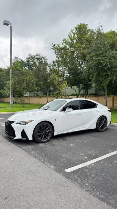 2024 Lexus LS 5th Gen - Image 5 of 18