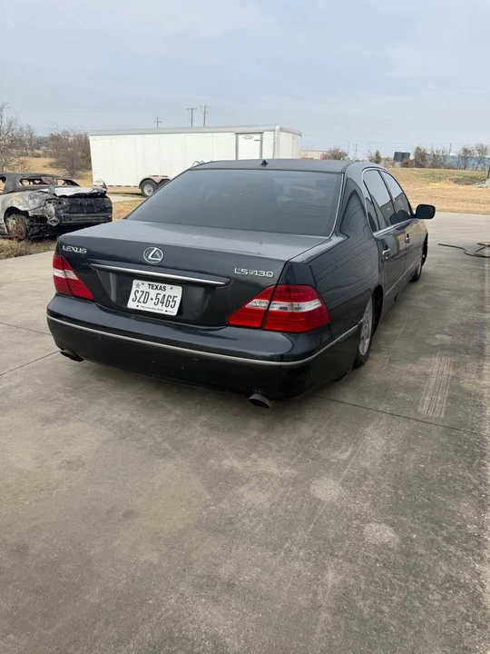 2004 Lexus LS 3rd Gen - Image 6 of 10