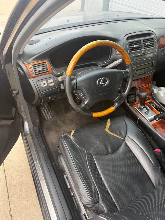 2004 Lexus LS 3rd Gen - Image 10 of 10