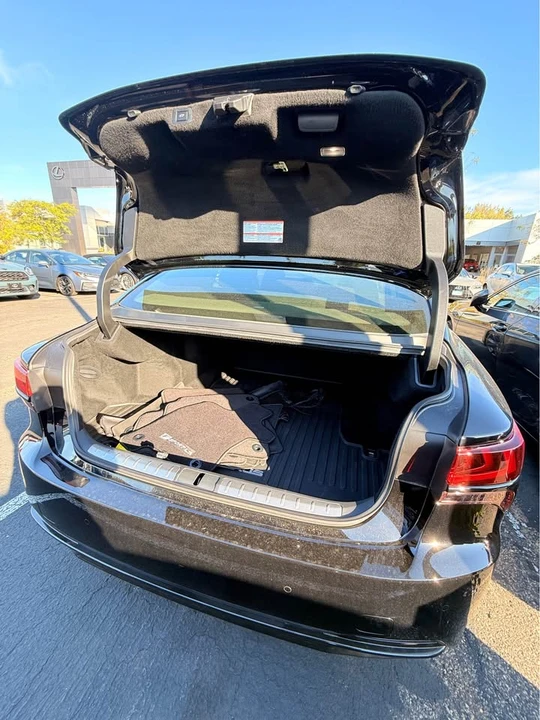 2024 Lexus LS 5th Gen - Image 3 of 10