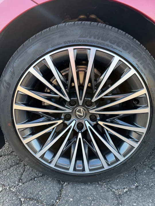 2024 Lexus LS 5th Gen - Image 19 of 21