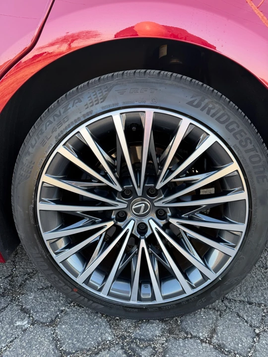 2024 Lexus LS 5th Gen - Image 16 of 21