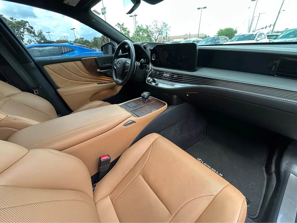 2024 Lexus LS 5th Gen - Image 4 of 8