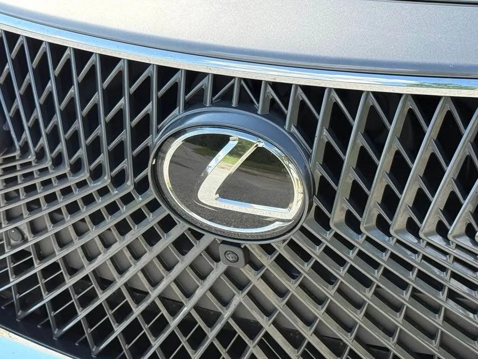 2024 Lexus LS 5th Gen - Image 5 of 18