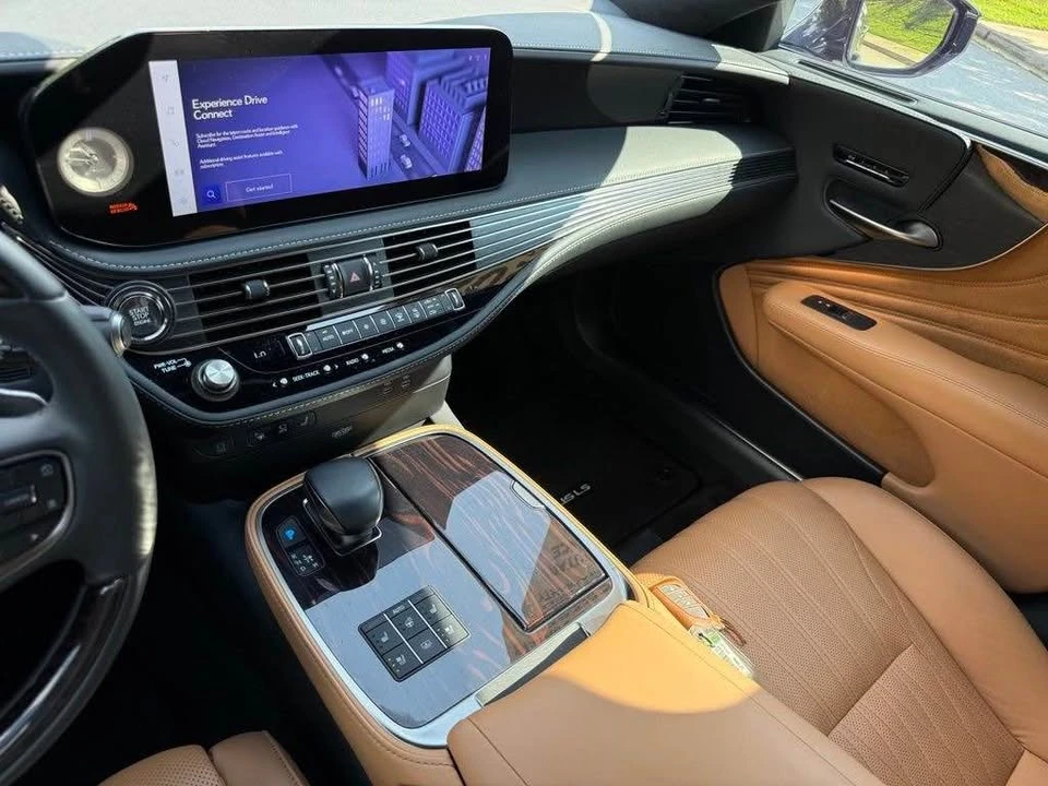 2024 Lexus LS 5th Gen - Image 14 of 18