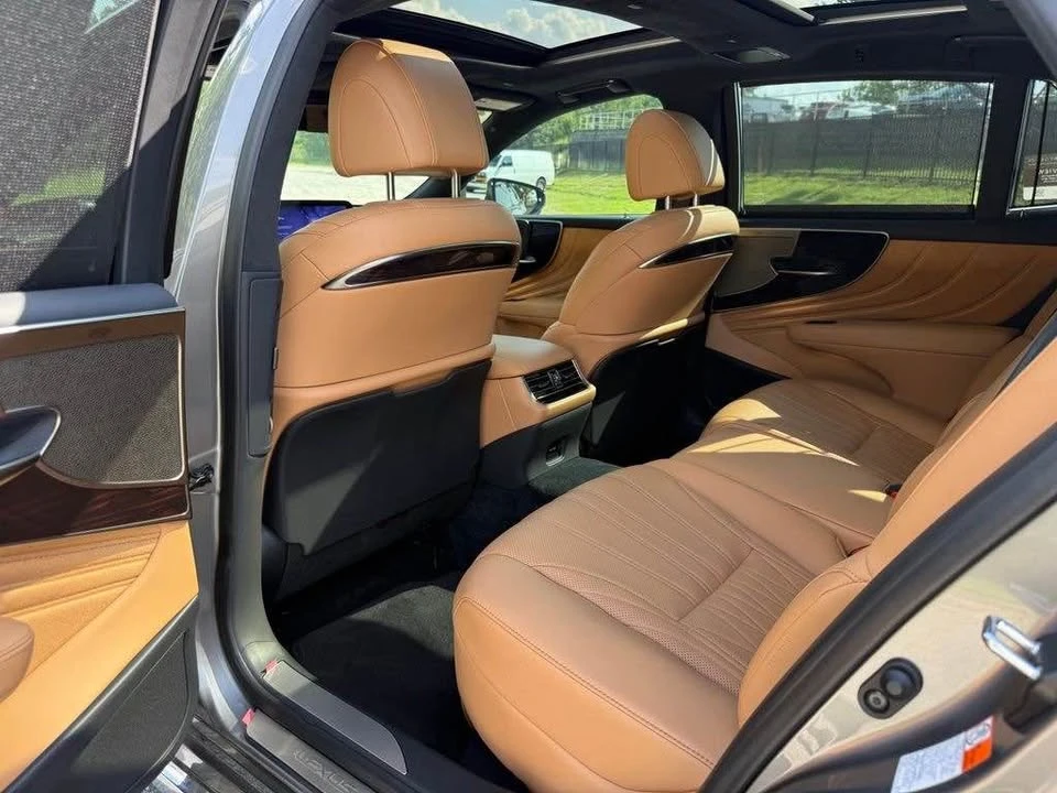 2024 Lexus LS 5th Gen - Image 17 of 18