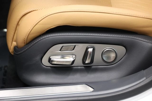 2024 Lexus LS 5th Gen - Image 13 of 31