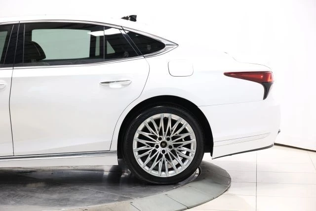 2024 Lexus LS 5th Gen - Image 8 of 31
