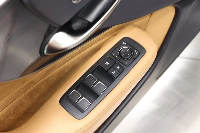 2024 Lexus LS 5th Gen - Image 11 of 31