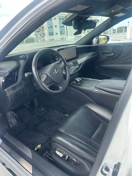 2024 Lexus LS 5th Gen - Image 8 of 8