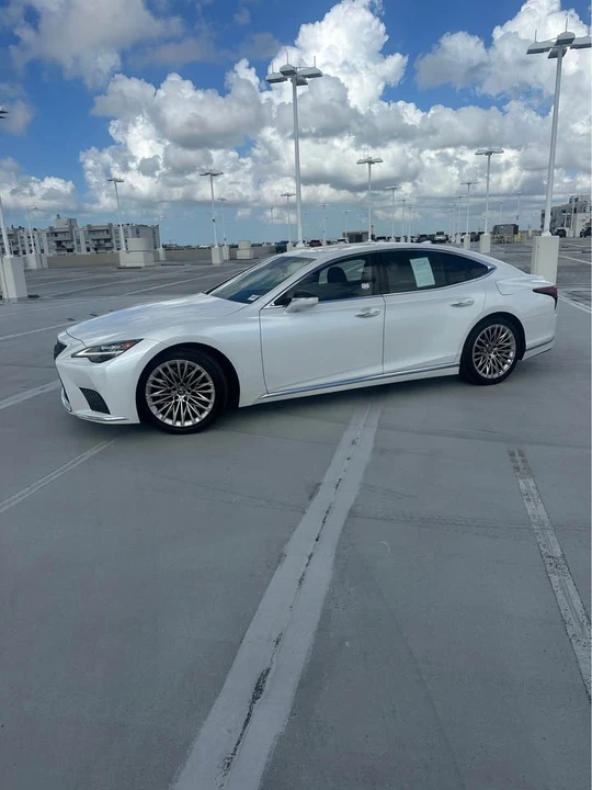 2024 Lexus LS 5th Gen - Image 5 of 8