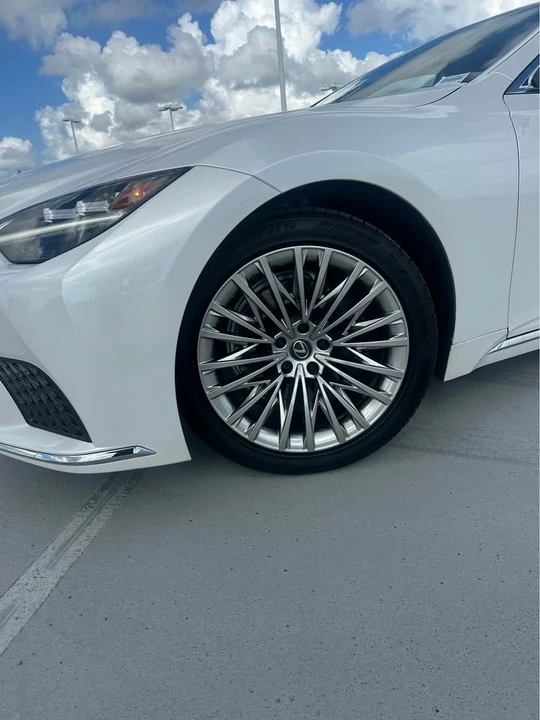 2024 Lexus LS 5th Gen - Image 4 of 8