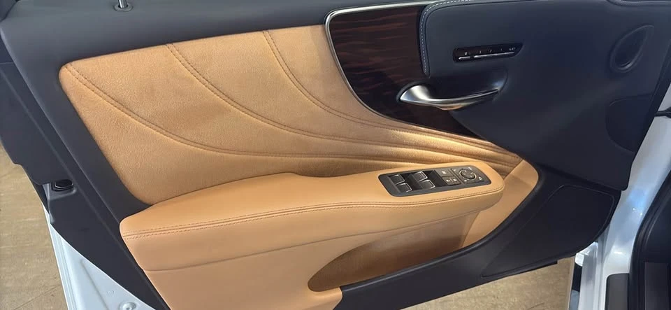 2024 Lexus LS 5th Gen - Image 6 of 11