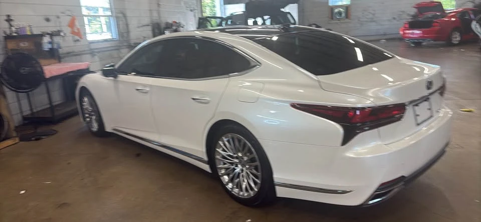 2024 Lexus LS 5th Gen - Image 5 of 11