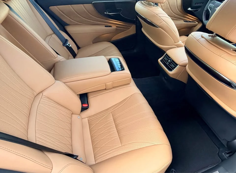 2024 Lexus LS 5th Gen - Image 12 of 15