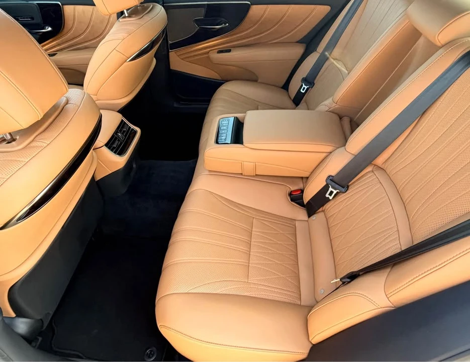 2024 Lexus LS 5th Gen - Image 10 of 15