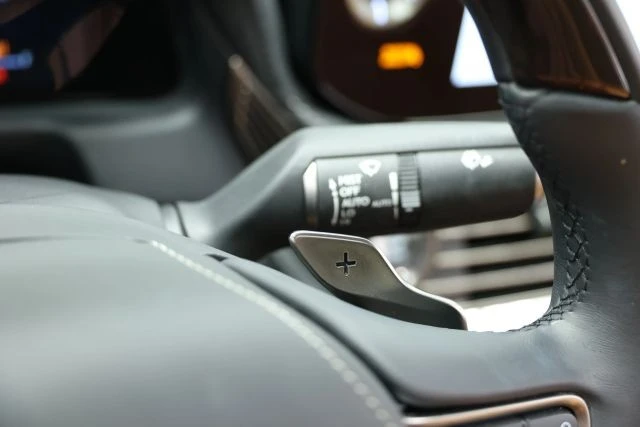 2024 Lexus LS 5th Gen - Image 28 of 31