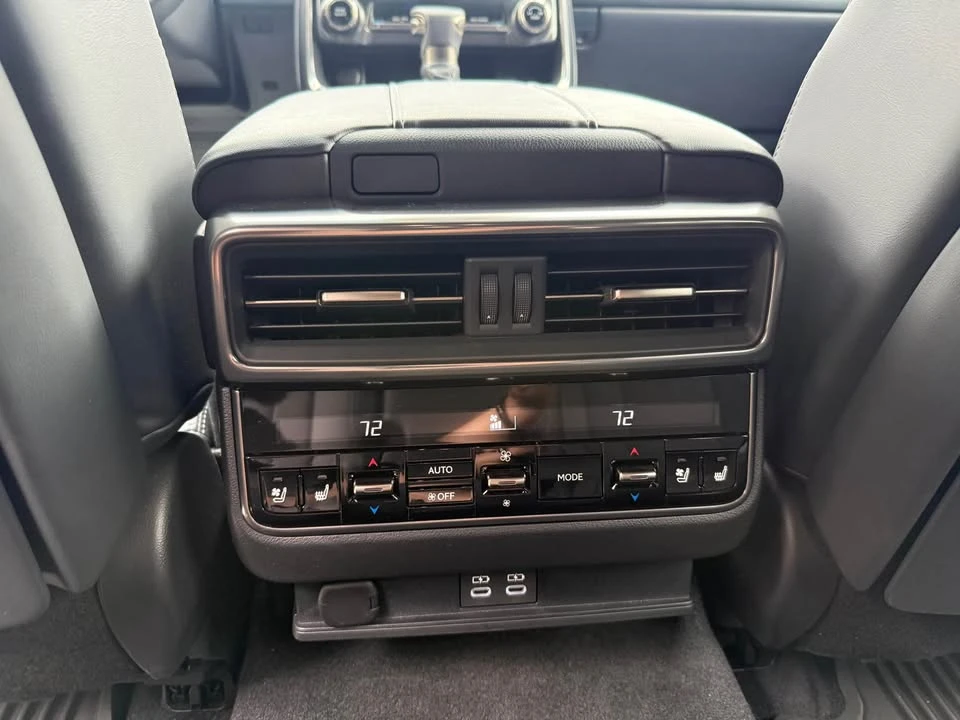2024 Lexus LX 4th Gen - Image 11 of 15