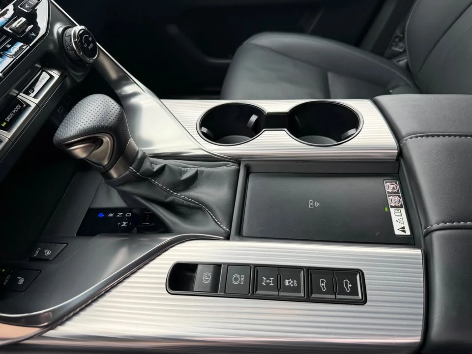 2024 Lexus LX 4th Gen - Image 15 of 15