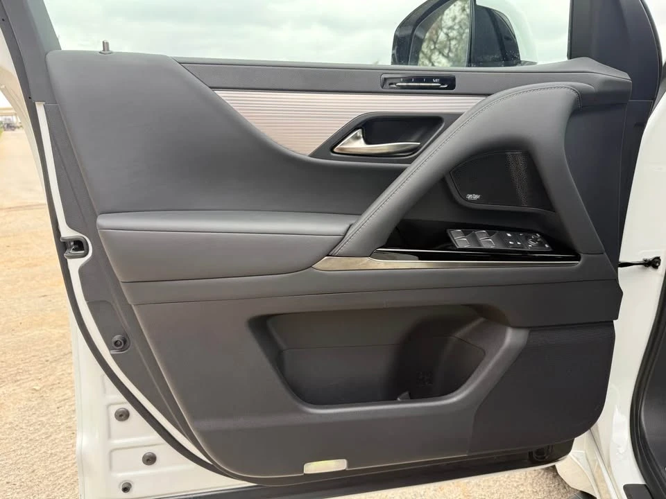 2024 Lexus LX 4th Gen - Image 14 of 15