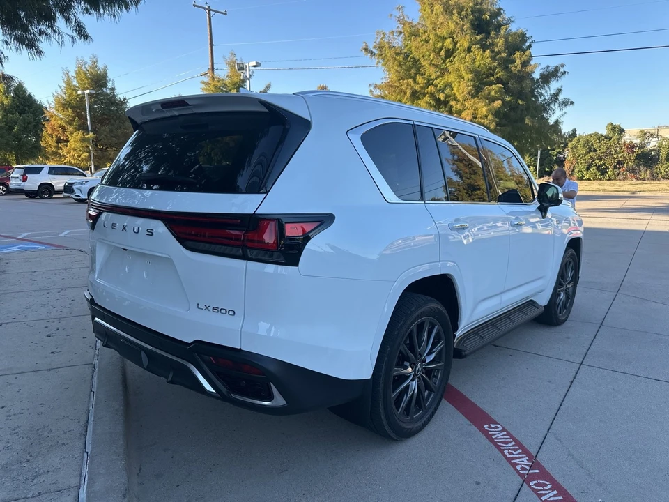 2024 Lexus LX 4th Gen - Image 4 of 8