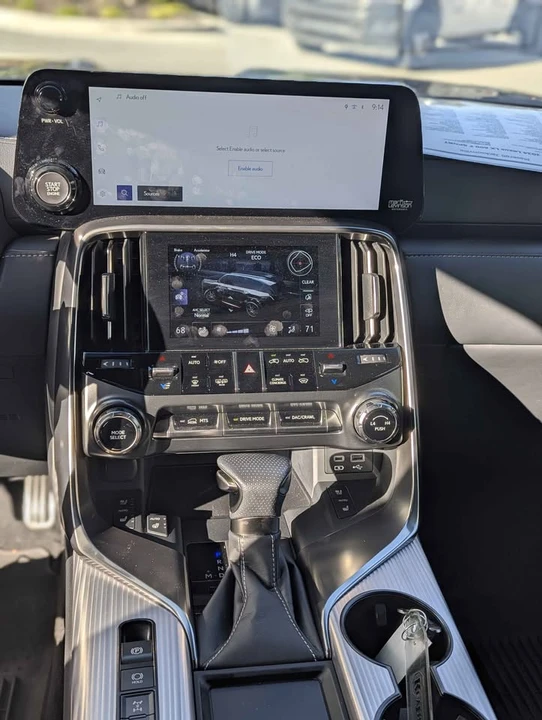 2024 Lexus LX 4th Gen - Image 10 of 15