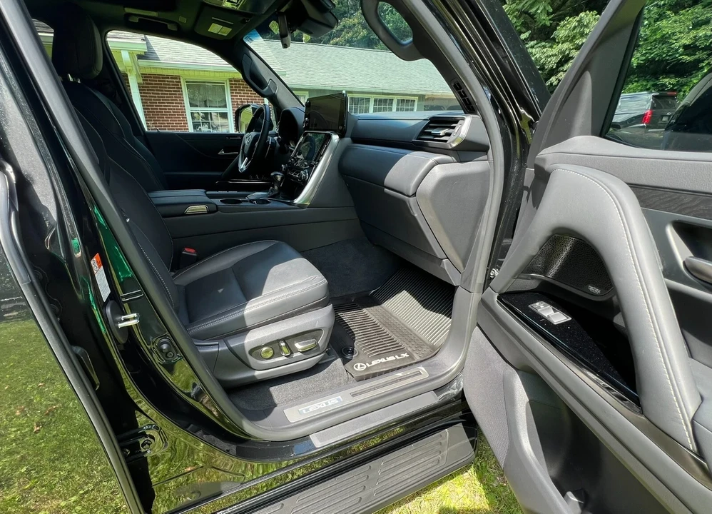2024 Lexus LX 4th Gen - Image 17 of 21