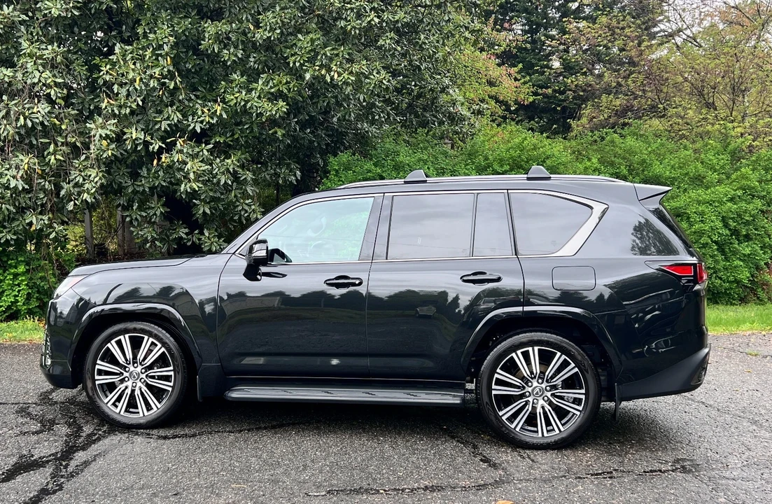 2024 Lexus LX 4th Gen - Image 2 of 21